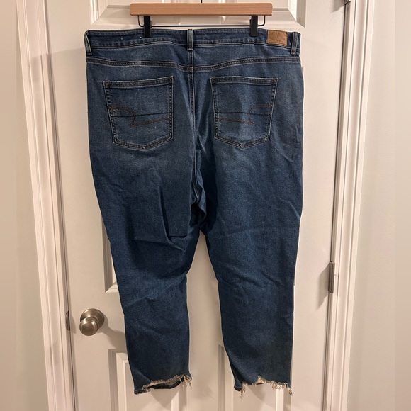 american eagle distressed jeans (short) - Picture 2 of 6